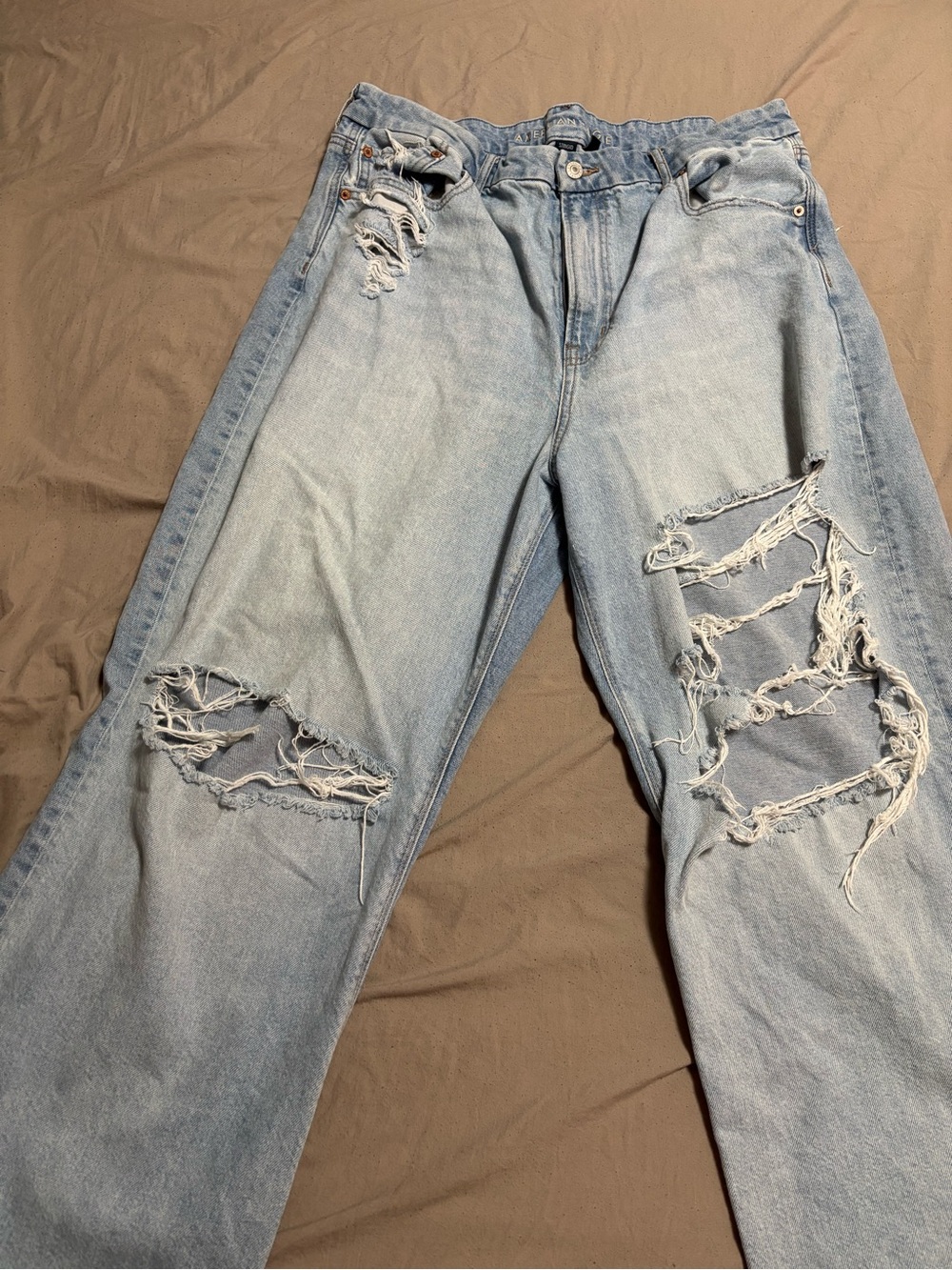 American Eagle Outfitters Light Blue Distressed Boyfriend Jeans
